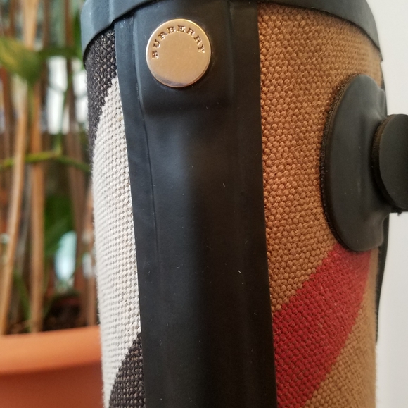 Authentic Burberry Birkback bias check rainboots size 37 EU - Picture 7 of 9